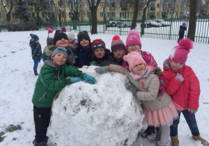 Śniegowa kula gigant