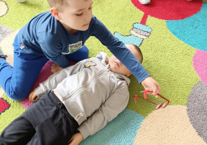 ćwiczenie pozycji bezpiecznej