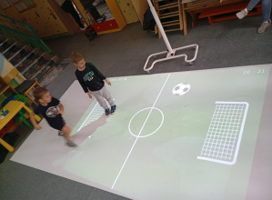 Zabawy z podłogą interaktywną