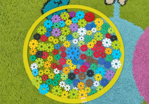 druga kolorowa mandala z klocków