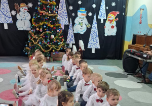 Występ świąteczny gr Misie